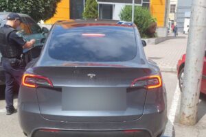 Світлина. У Дніпрі продовжують виявляти та карати водіїв, які паркуються на місцях для людей з інвалідністю. Закони та права, інвалідність, Дніпро, водій, паркування, порушник