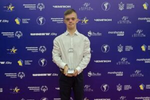 Юний спортсмен з Волині із синдромом Дауна отримав заслужену нагороду від Асоціації спортивних журналістів України (ФОТО)