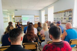 Світлина. Водіїв громадського транспорту Києва вчать обслуговувати маломобільних пасажирів. Безбар'єрність, інвалідність, Київ, водій, громадський транспорт, обслуговування