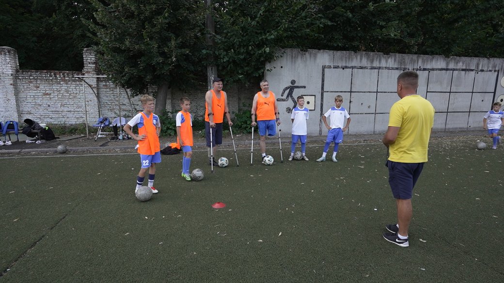Футбол на милицях: у Чернігові формують команду з ампфутболу (ФОТО, ВІДЕО). інвалідність, ампфутбол, ветеран, команда, чернігів