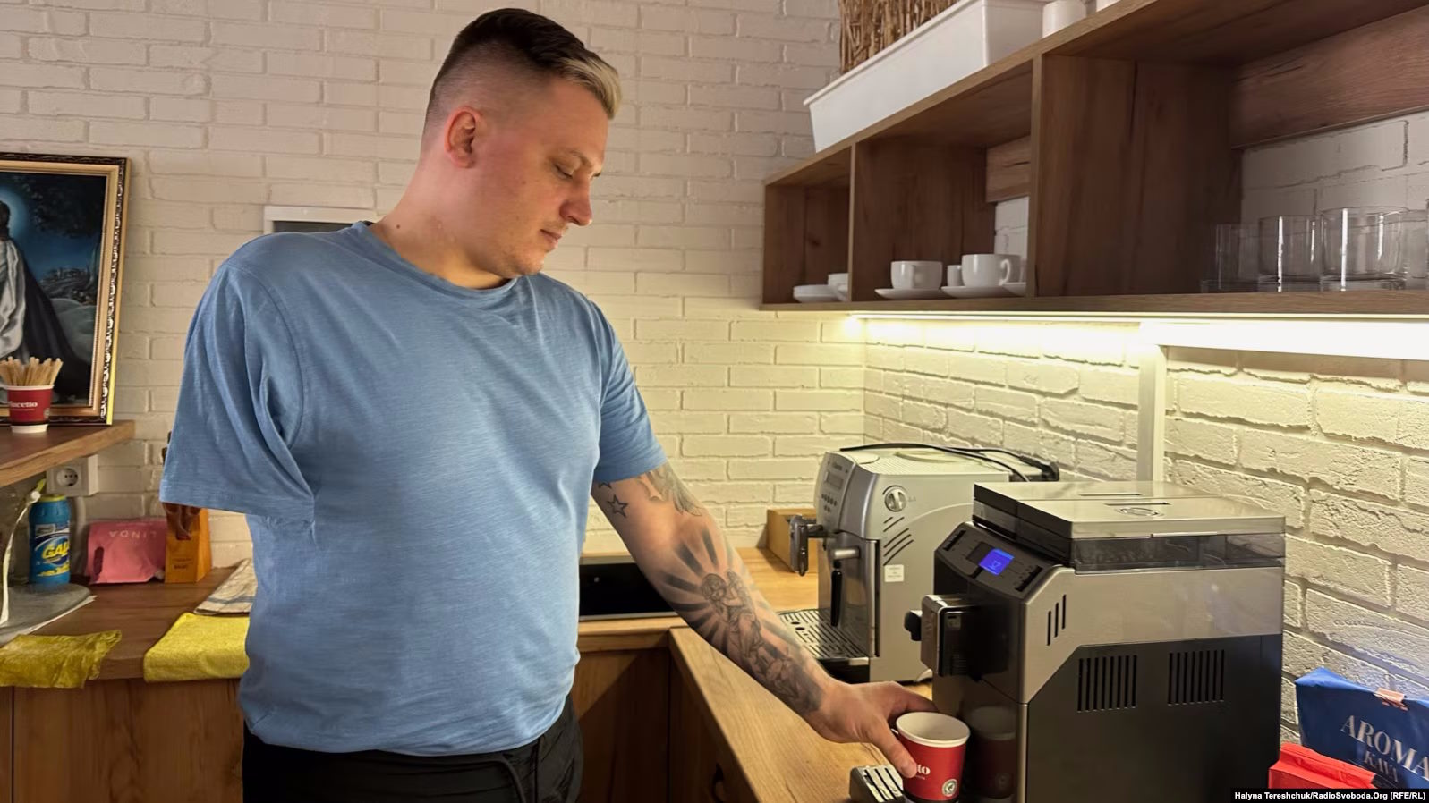 «Не бачив сенсу жити після втрати руки і ноги». Як робота і середовище повернули ветерана до життя. ветеран, дмитро демченко, поранення, протезування, центр вибір