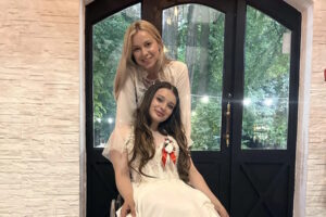 «Її готували до психлікарні»: як дівчина з Олешок знайшла родину, стала мамою і мріє допомагати іншим