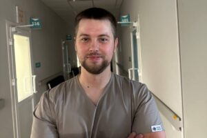 Облаштування робочого місця для героя: як у Козельці ветеран війни повернувся до роботи лікарем