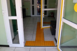 Світлина. Безбар’єрність у дії: у Володимирці впроваджують доступність для всіх. Безбар'єрність, інвалідність, доступність, безбар’єрний простір, Національна стратегія, Володимирець