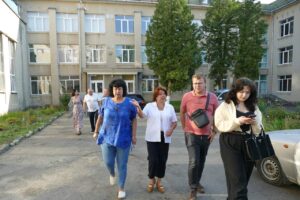 Світлина. Молодіжна рада Калуша перевірила доступність та благоустрій міських об’єктів. Безбар'єрність, доступність, перевірка, Калуш, Молодіжна рада, міський об’єкт