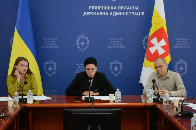 Громади Рівненщини формують безбар’єрні маршрути. Це можливість отримати державне фінансування. безбарʼєрний маршрут, громада, державне фінансування, онлайн-нарада, рівненщина