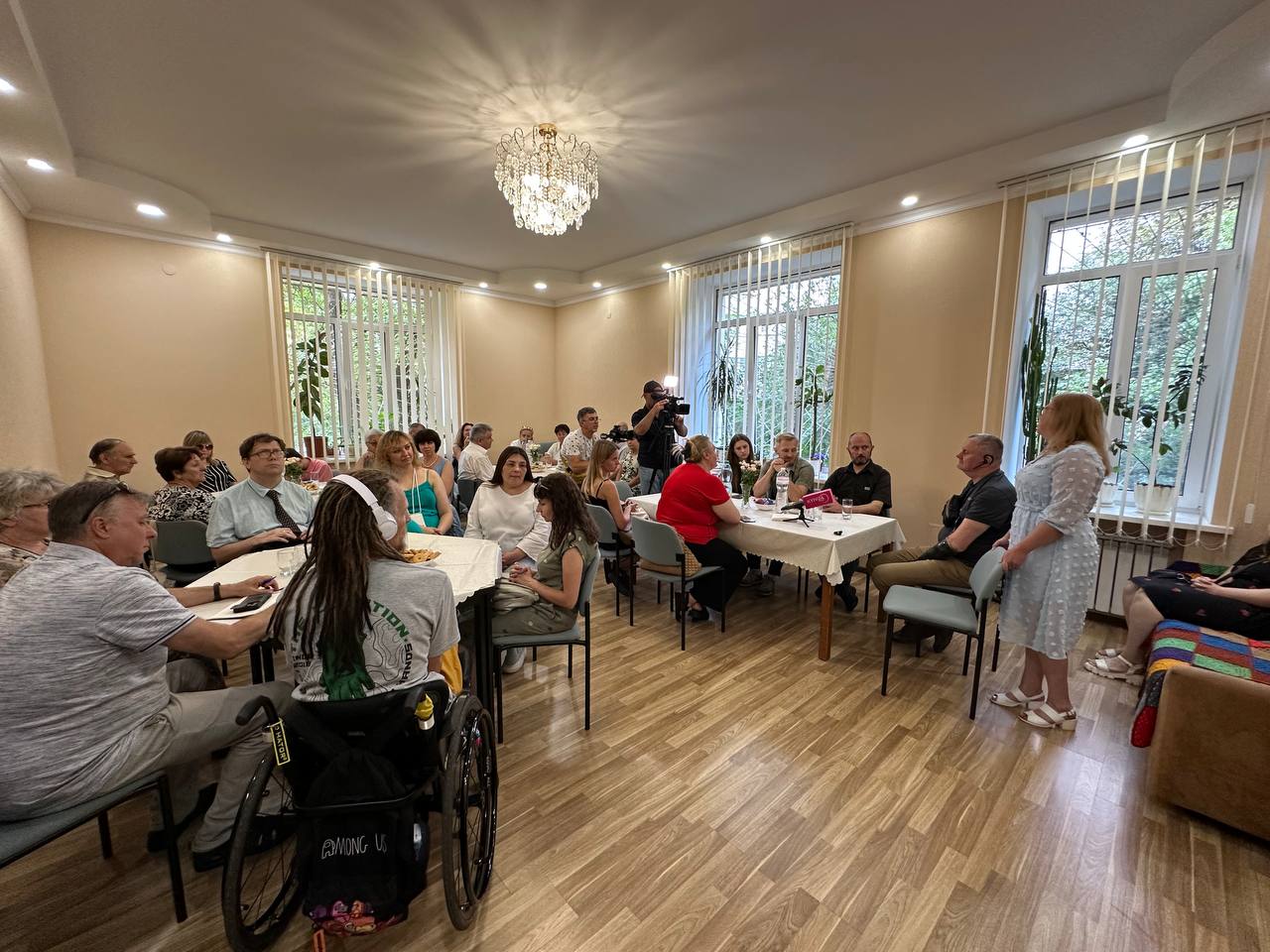 У столиці презентували книгу захисника Донецького аеропорту Олександра Терещенка «Життя після 16:30. Сім років потому», видану шрифтом Брайля та в аудіоформаті. аудіоформат, військовий, книга, олександр терещенко, шрифт брайля