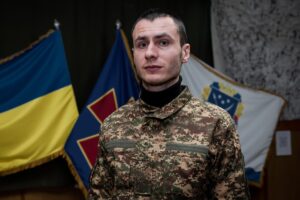 “Дуже хвилювався перед цим запливом”. Ветеран з ампутацією Дем’ян Дудля з Дніпропетровщини переплив протоку Боніфачо