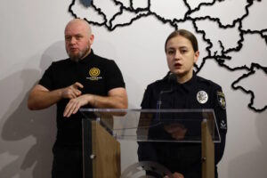 Світлина. Чому жестова мова має бути в ефірі: розмова з Юрієм Табакою про місію перекладача. Інтерв'ю, порушення слуху, жестова мова, перекладач, медіа, Юрій Табака