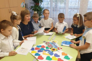 Світлина. У школах Одеси проводять уроки безбар’єрності. Безбар'єрність, інвалідність, Одеса, школа, ініціатива Без бар’єрів, урок безбар’єрності