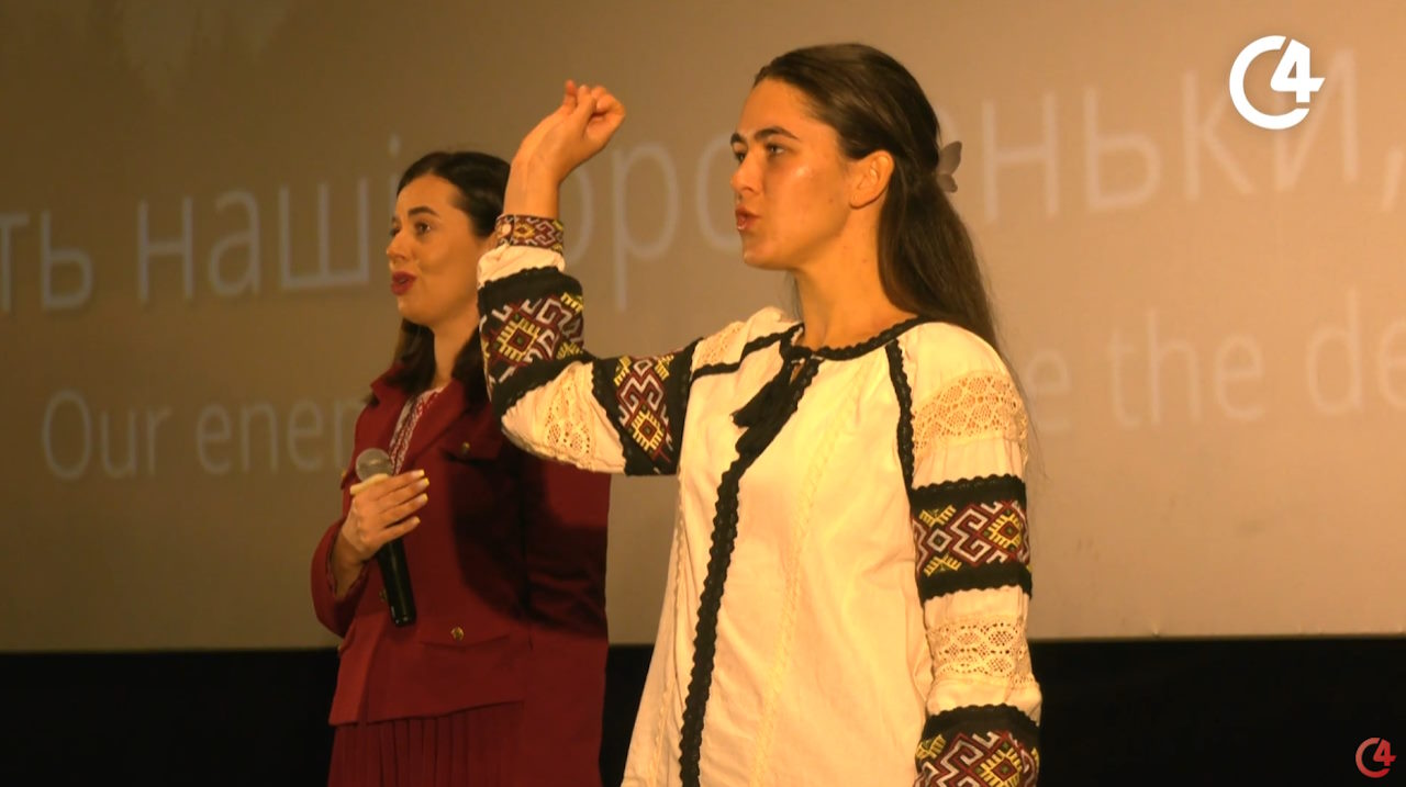 У Чернівцях відбувся Всеукраїнський фестиваль “Сузір’я любові” для людей з інвалідністю (ВІДЕО). інвалідність, інклюзивність, всеукраїнський фестиваль сузір'я любові, творчість, чернівці