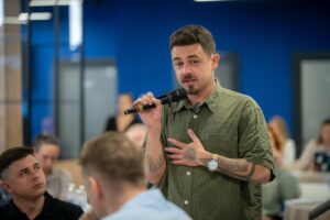 Світлина. Результатом роботи Міжвідомчої групи з реформування протезування має стати нова система, доступна у кожному регіоні, – Денис Улютін. Закони та права, протезування, засідання, реформування, протезист, Міжвідомча робоча група