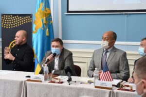 Світлина. Чому жестова мова має бути в ефірі: розмова з Юрієм Табакою про місію перекладача. Інтерв'ю, порушення слуху, жестова мова, перекладач, медіа, Юрій Табака