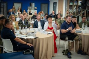 Світлина. Результатом роботи Міжвідомчої групи з реформування протезування має стати нова система, доступна у кожному регіоні, – Денис Улютін. Закони та права, протезування, засідання, реформування, протезист, Міжвідомча робоча група