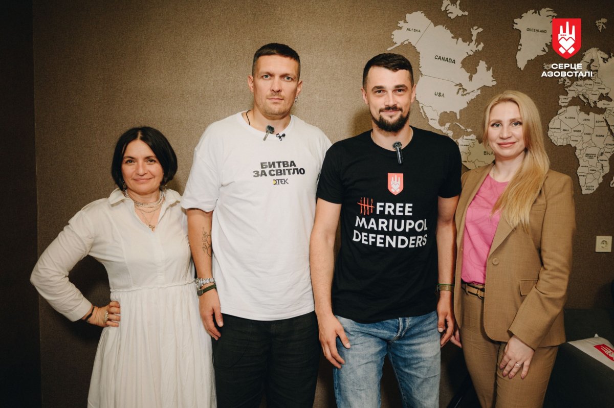 Відзначив новосілля з Олександром Усиком – герой-морпіх, оборонець Маріуполя живе в квартирі, яку отримав за програмою «Серце Азовсталі. Вдома» (ФОТО, ВІДЕО). квартира, мариуполь, оборонець, програма серце азовсталі. вдома, ростислав приступа