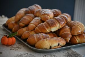 Світлина. У Тячеві запрацювала інклюзивна кондитерська-кав’ярня «Шоколад». Робота, інвалідність, професія, самореалізація, Тячів, кондитерська-кавʼярня Шоколад