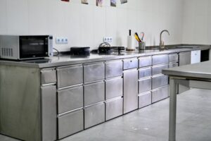 Світлина. У Тячеві запрацювала інклюзивна кондитерська-кав’ярня «Шоколад». Робота, інвалідність, професія, самореалізація, Тячів, кондитерська-кавʼярня Шоколад