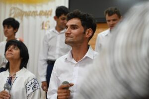 Світлина. У Тячеві запрацювала інклюзивна кондитерська-кав’ярня «Шоколад». Робота, інвалідність, професія, самореалізація, Тячів, кондитерська-кавʼярня Шоколад