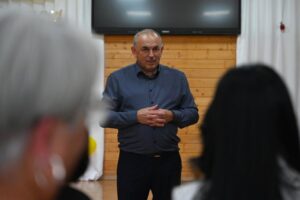 Світлина. У Тячеві запрацювала інклюзивна кондитерська-кав’ярня «Шоколад». Робота, інвалідність, професія, самореалізація, Тячів, кондитерська-кавʼярня Шоколад