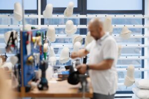 Світлина. Життя після ампутації. Як українські ветерани відновлюються після втрати кінцівки: історія Олексія Дернова. Реабілітація, протез, поранення, військовий, MCOP, Олексій Дернов