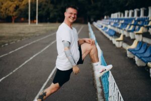 Світлина. Життя після ампутації. Як українські ветерани відновлюються після втрати кінцівки: історія Олексія Дернова. Реабілітація, протез, поранення, військовий, MCOP, Олексій Дернов