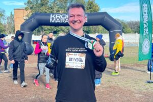 Світлина. Життя після ампутації. Як українські ветерани відновлюються після втрати кінцівки: історія Олексія Дернова. Реабілітація, протез, поранення, військовий, MCOP, Олексій Дернов