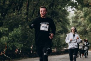 Світлина. Життя після ампутації. Як українські ветерани відновлюються після втрати кінцівки: історія Олексія Дернова. Реабілітація, протез, поранення, військовий, MCOP, Олексій Дернов