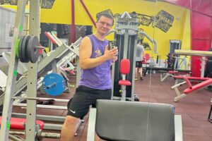 Світлина. Життя після ампутації. Як українські ветерани відновлюються після втрати кінцівки: історія Олексія Дернова. Реабілітація, протез, поранення, військовий, MCOP, Олексій Дернов