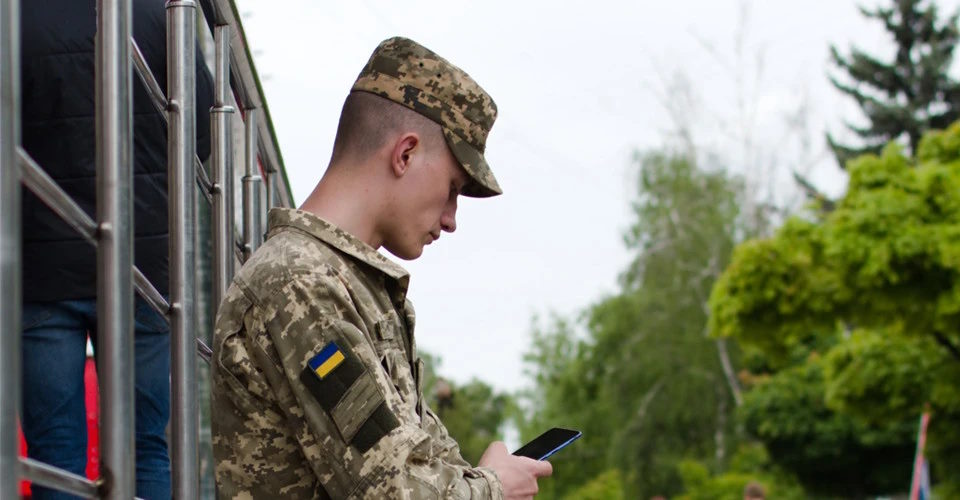 Коли допомоги можуть так і не дочекатись: звільнення військовослужбовців по догляду за родичем з інвалідністю. Пояснюємо. інвалідність, військовослужбовець, догляд, звільнення, родич