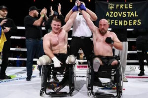 У Києві відбувся історичний боксерський поєдинок ветеранів на кріслах колісних