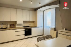 Світлина. Оборонець Маріуполя Микола Куркурін отримав ключі від власної квартири за програмою «Вдома». Новини, Мариуполь, квартира, оборонець, ГО Серце Азовсталі, Микола Куркурін