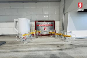 Світлина. Оборонець Маріуполя Микола Куркурін отримав ключі від власної квартири за програмою «Вдома». Новини, Мариуполь, квартира, оборонець, ГО Серце Азовсталі, Микола Куркурін