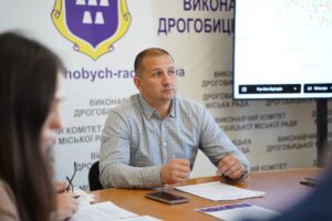 Світлина. У Дрогобичі відбулося шосте засідання Ради безбар’єрності: визначено пріоритети до кінця року та плани на 2026-й рік. Закони та права, інвалідність, доступність, засідання, Рада безбар’єрності, Дрогобич
