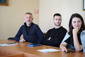 Світлина. У Дрогобичі відбулося шосте засідання Ради безбар’єрності: визначено пріоритети до кінця року та плани на 2026-й рік. Закони та права, інвалідність, доступність, засідання, Рада безбар’єрності, Дрогобич