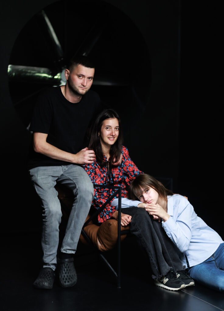 «Іноді люди здивовано дивляться на мене, а я не розумію чому, а потім: ага, я ж на кріслі колісному»: історія франківки Юлії. інвалідність, крісло колісне, розсіяний склероз, хвороба, юля