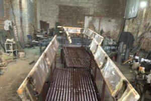 Світлина. У Франківську мешканці будинку — проти пандуса для дитини з інвалідністю: що кажуть у мерії. Безбар'єрність, інвалідність, доступність, пандус, Івано-Франківськ, будинок