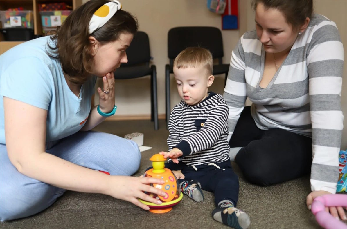 Батьки найменших дітей у Сумах можуть отримати послугу раннього втручання. допомога, порушення розвитку, послуга, раннє втручання, суми