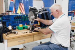 Світлина. Як отримати безоплатне протезування від американського лідера у Києві?. Реабілітація, протез, протезування, Київ, відновлення, MCOP