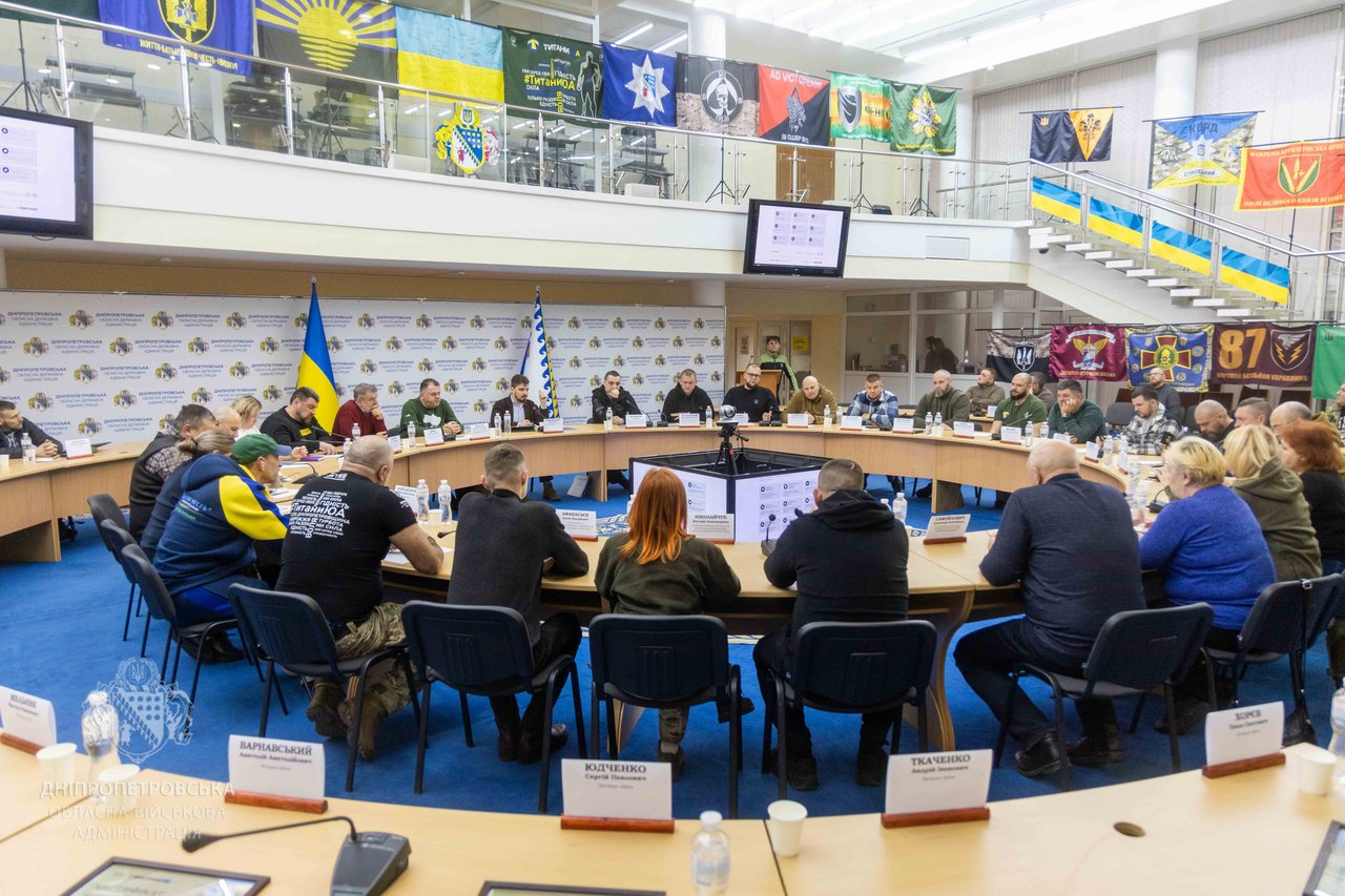 На Дніпропетровщині ветеранам вручили сертифікати на житло. ветеран, дніпропетровщина, житло, нарада, сертифікат