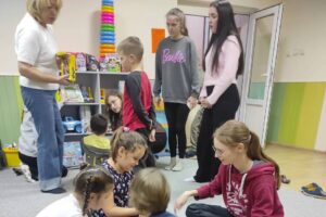 Світлина. «Приїжджаємо, як додому – в затишок, підтримку і розуміння»: як у центрі реабілітації на Волині працюють з юними пацієнтами. Реабілітація, інвалідність, послуга, діти, Волинь, центр комплексної реабілітації Фенікс