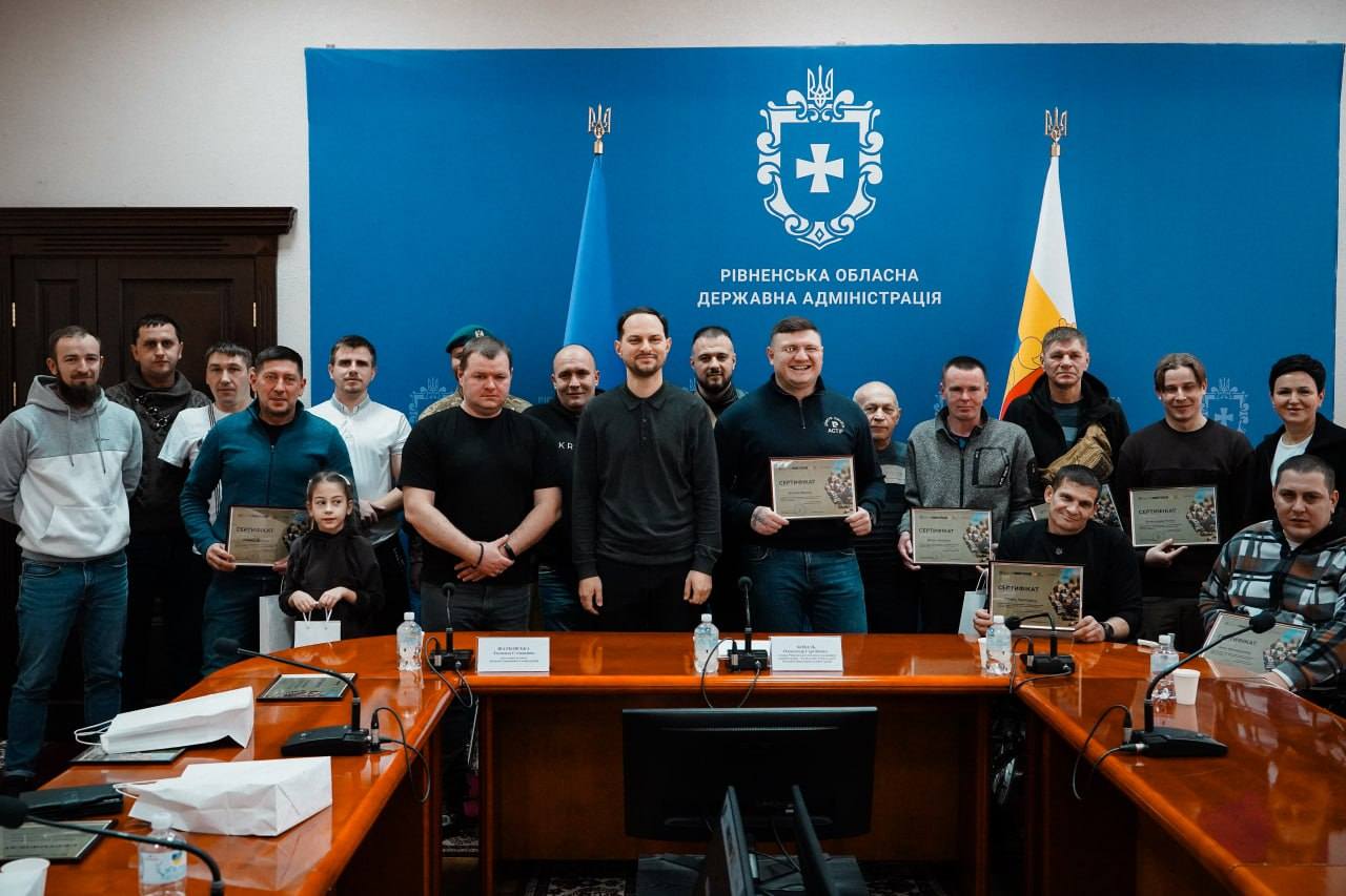 На Рівненщині ветеранам вручили 16 сертифікатів на придбання житла. інвалідність, ветеран, житло, рівненщина, сертифікат