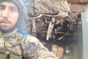 “Планую жити життя, яке було в мене до поранення — без компромісів”. Історія захисника Романа Забавіна