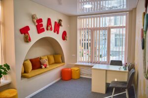 Світлина. Третій інклюзивно-ресурсний центр почав роботу в Харкові. Навчання, допомога, особливими освітніми потребами, Харків, інклюзивно-ресурсний центр, підопічний