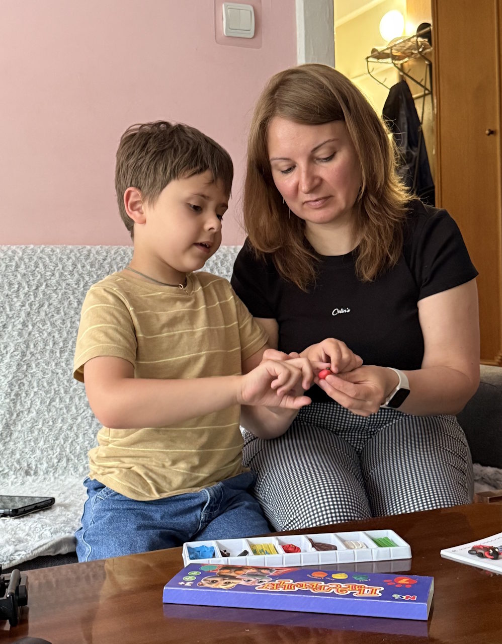 Не можна чекати — треба діяти: історія родини, яка повернулася з Польщі до України, щоб отримати допомогу для сина з РАС. levchyk spectrum hub, діагноз, польща, рас, харків