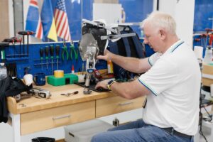 Світлина. Тисяча українців можуть отримати безоплатне протезування: як у центрі MCOP Україна допомагають повертатися до активного життя після ампутацій. Реабілітація, протез, протезування, відновлення, ампутація, MCOP Україна