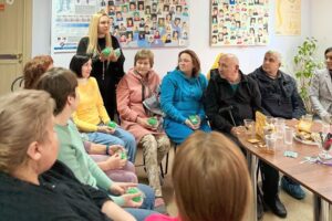 «Бути поруч» для тих, хто живе наче на безлюдному острові