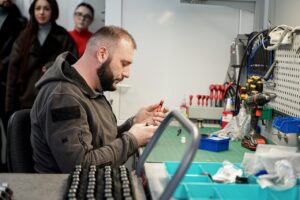 Світлина. Микола Калашник: Якісне протезування й реабілітація — це частина нашої відповідальності та вдячності ветеранам з інвалідністю. Безбар'єрність, інвалідність, ветеран, протезування, Микола Калашник, Центр БЕЗ ОБМЕЖЕНЬ