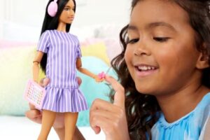 Компанія Mattel випустила ляльку Барбі з аутизмом (ФОТО)