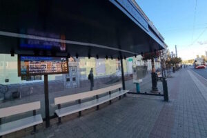 У Луцьку лише 53 зупинки транспорту повністю адаптовані для людей з інвалідністю