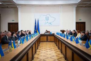 Кабмін розширив напрями використання Фонду декарбонізації: дітей з інвалідністю забезпечать 10 тисячами зарядних станцій